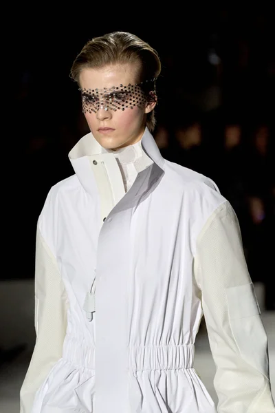 Look 3